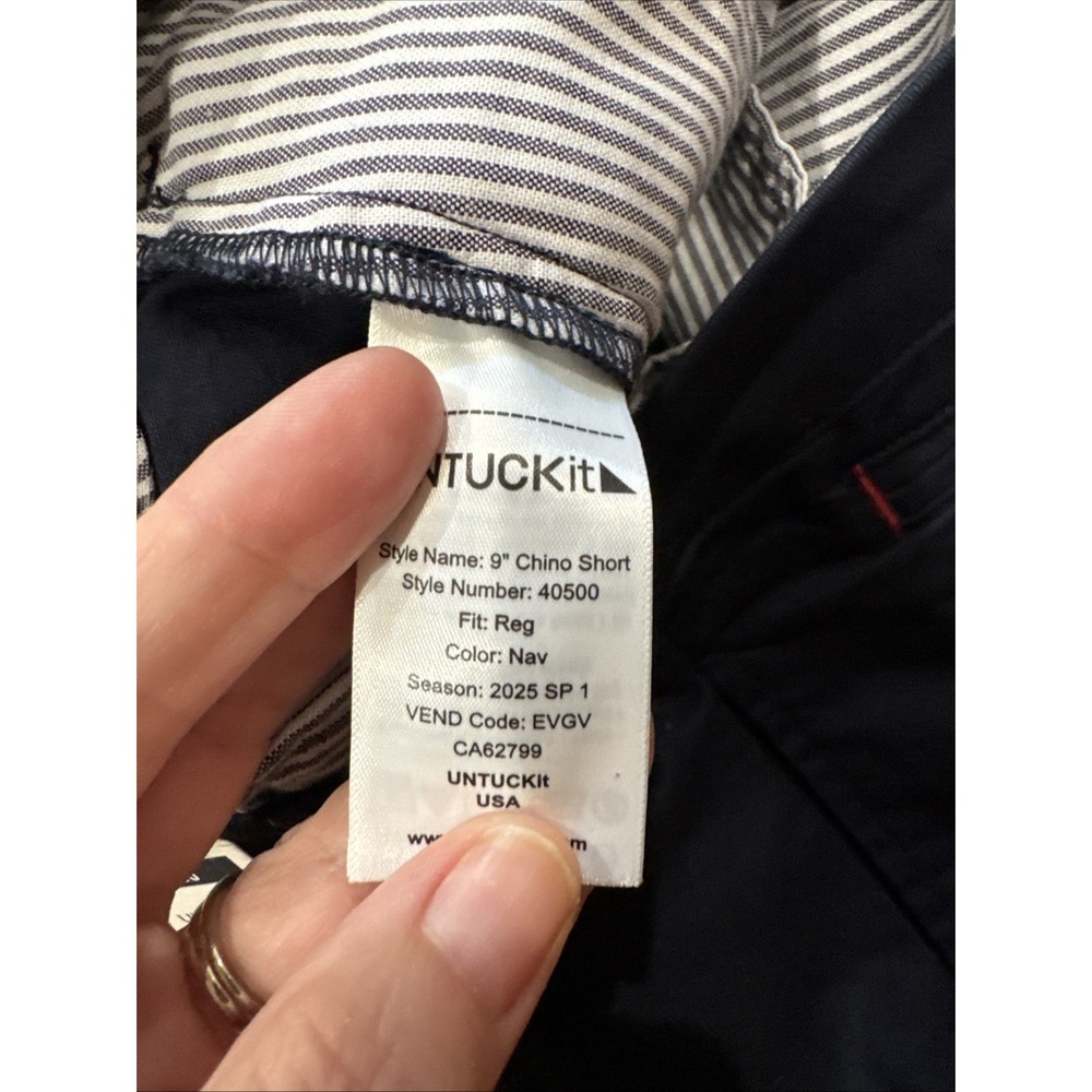 UNTUCKit Men's 9" Chino Shorts Size 36 Navy NEW Flat Front Summer Casual - Picture 4 of 7